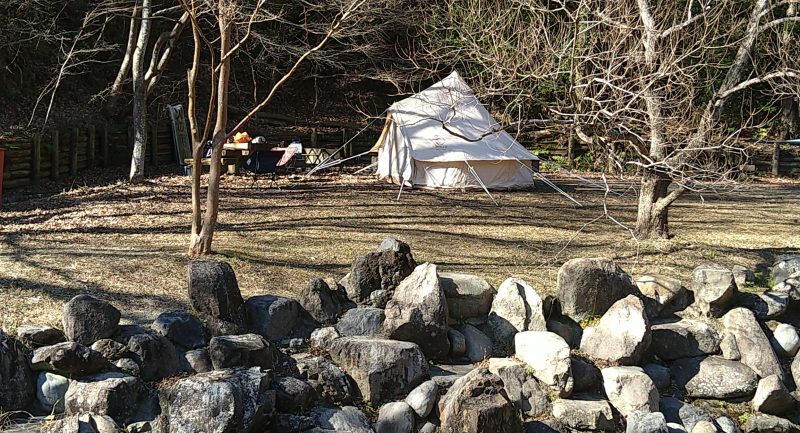 キャンプ場に張られたテント